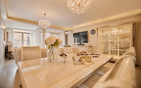 Waterlane Riverside - Spa, Pool, Gym & Parking By Downtown Apartments